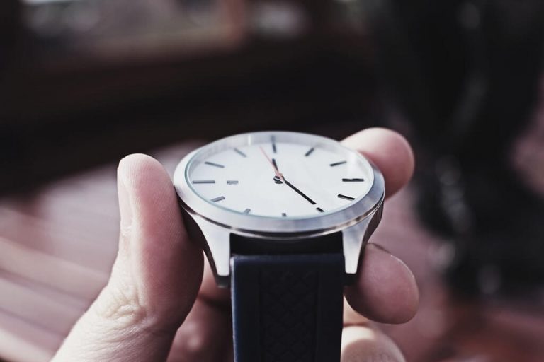 How to Choose The Best Men's Minimalist Watch - Gent Watches